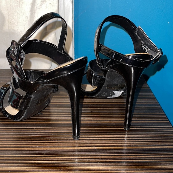 Black heels!!! - Picture 4 of 6